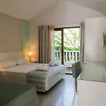 Ami Tai Superior Pet Lovers Hotel *