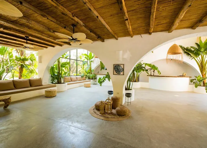 Ami Tai Superior Pet Lovers Отель